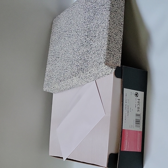 Cranberry Writing Envelopes 500 Count Box - Picture 7 of 12